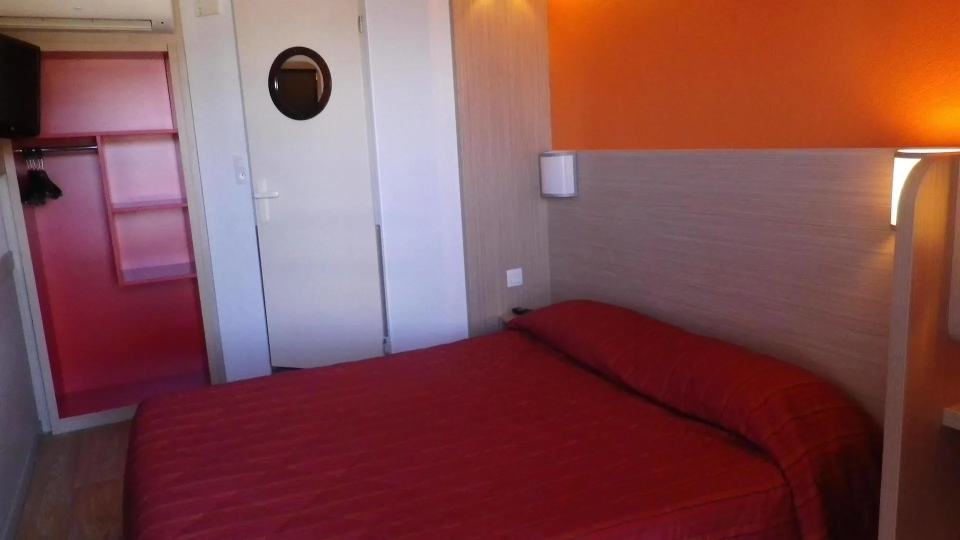 Premiere Classe Avignon Parc Des Expositions Hotel
